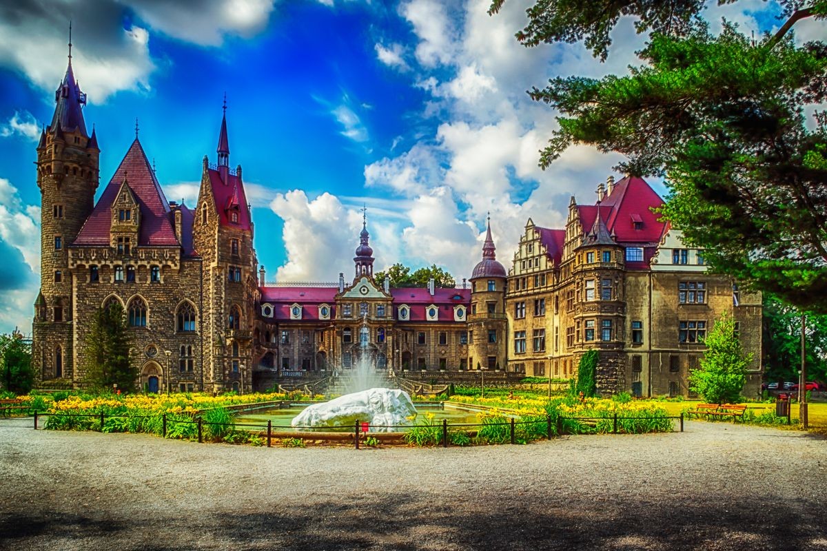 Pałac w Mosznej - mało znane atrakcje w Polsce