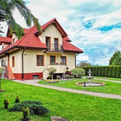 "111" Pokoje i domki całoroczne