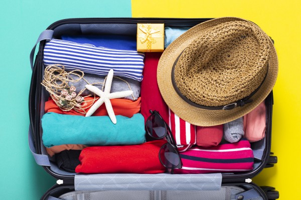 Co spakować do walizki wyjeżdżając na wakacje? Lista rzeczy!